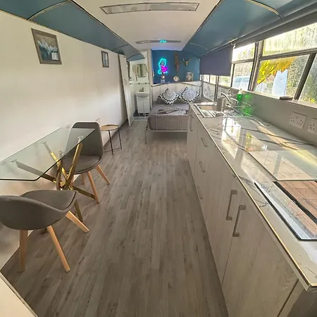 Venus Elegant - Getaway Bus