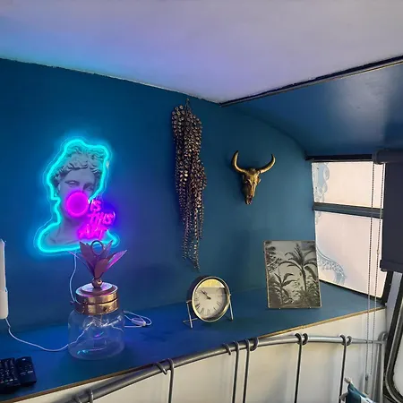 Venus Elegant - Getaway Bus Kemp Klorakas