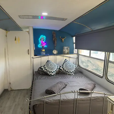 مكان تخييم Venus Elegant - Getaway Bus