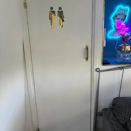 Venus Elegant - Getaway Bus