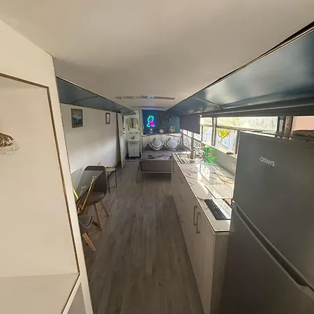 Venus Elegant - Getaway Bus * Klorakas