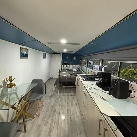 Venus Elegant - Getaway Bus * Klorakas