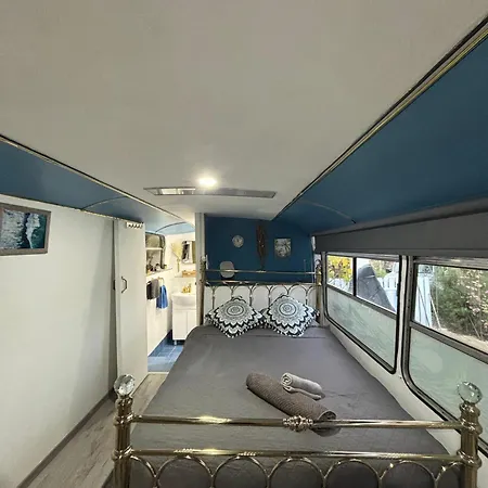 Venus Elegant - Getaway Bus Κάμπινγκ Χλώρακα