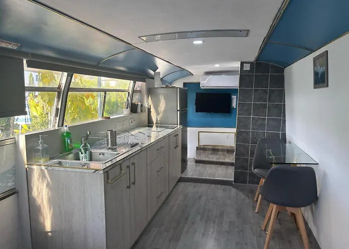 Venus Elegant - Getaway Bus Camping *