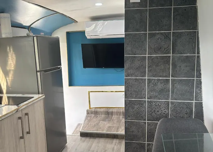 Camping Venus Elegant - Getaway Bus Klorakas