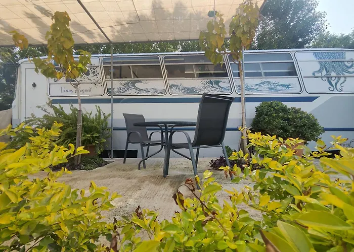 Camping Venus Elegant - Getaway Bus Klorakas