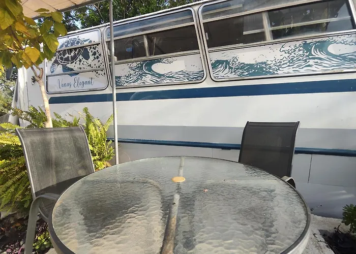 Camping Venus Elegant - Getaway Bus Klorakas