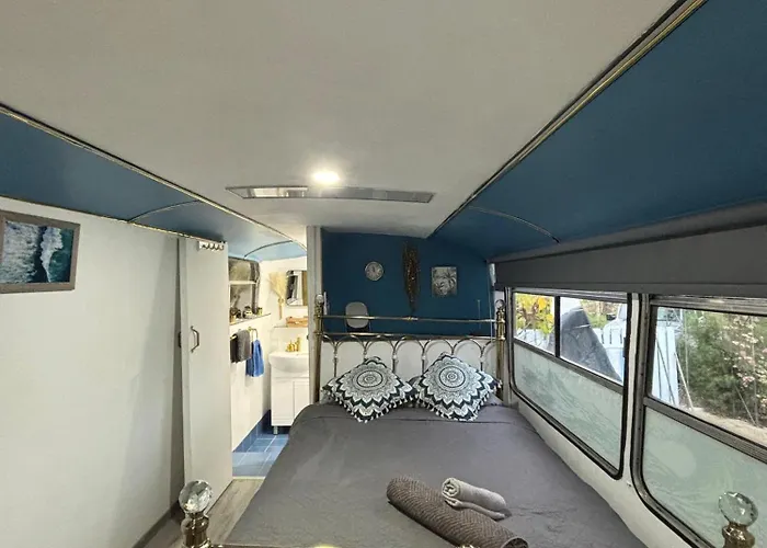 Venus Elegant - Getaway Bus Camping Klorakas