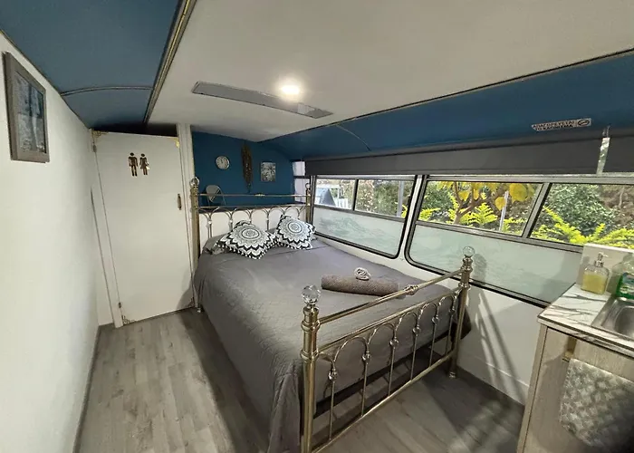 Venus Elegant - Getaway Bus * Klorakas